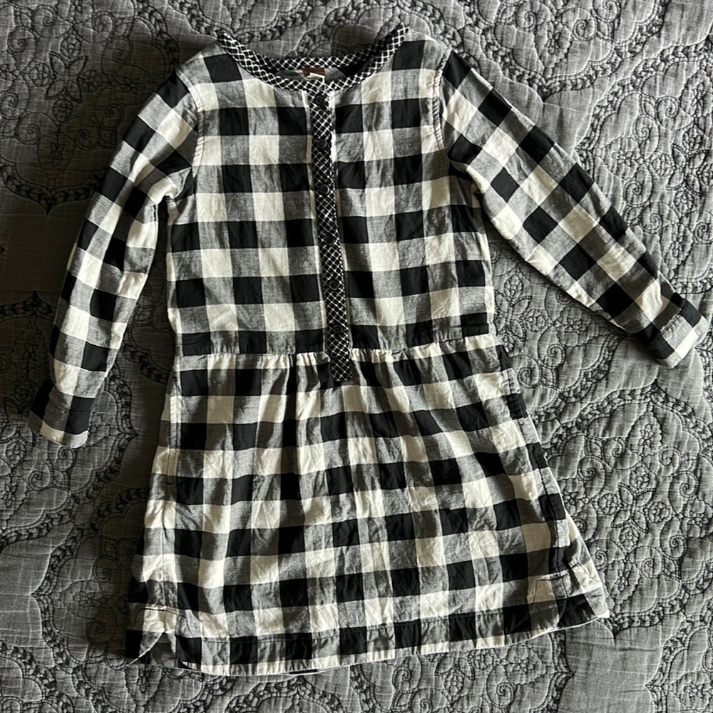 Tea. Kid Dress. black/white long sleeve.  Size 7